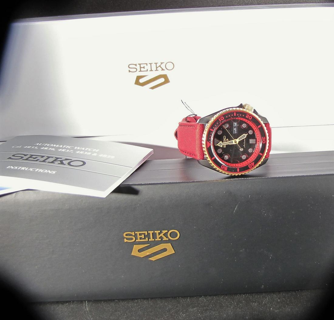Seiko Street Fighter Ken Automatic Watch (#0141) on Apr 01, 2023 | Wickliff Auctioneers in IN Seiko Street Fighter Ken Automatic Watch (#0141) on Apr 01, 2023 | Wickliff Auctioneers in IN