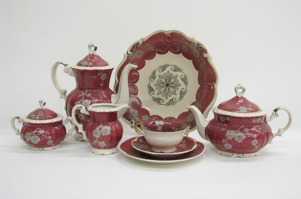 Mitterteich Bavaria Luncheon Set: Lovely Mitterteich Bavaria luncheon set including lidded coffee, lidded tea, cream, lidded sugar, thirteen tea cups, thirteen saucers, twelve luncheon plates and serving bowl