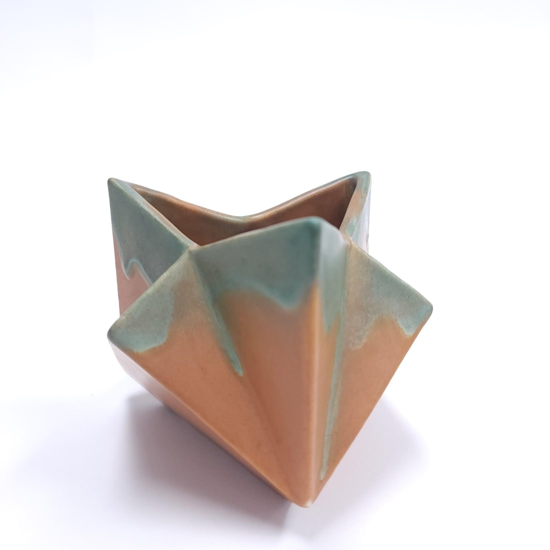 Muncie Pottery Rombic Star Vase, Shape 312 (1 of 8)