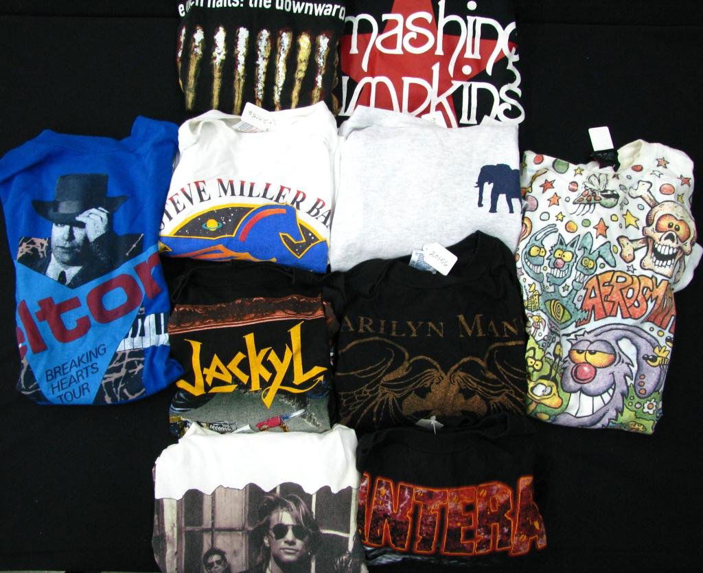 Ten Concert T-Shirts, Manson, Matthews, Elton John: Lot of ten Vintage Concert T-Shirts: Nine Inch Nails (L), Marilyn Manson (XL), Smashing Pumpkins (L), Jackyl (M), Pantera '96 (XL), Aerosmith (XL), Dave Matthews Band (L), Elton John (M), Bon Jovi (L)