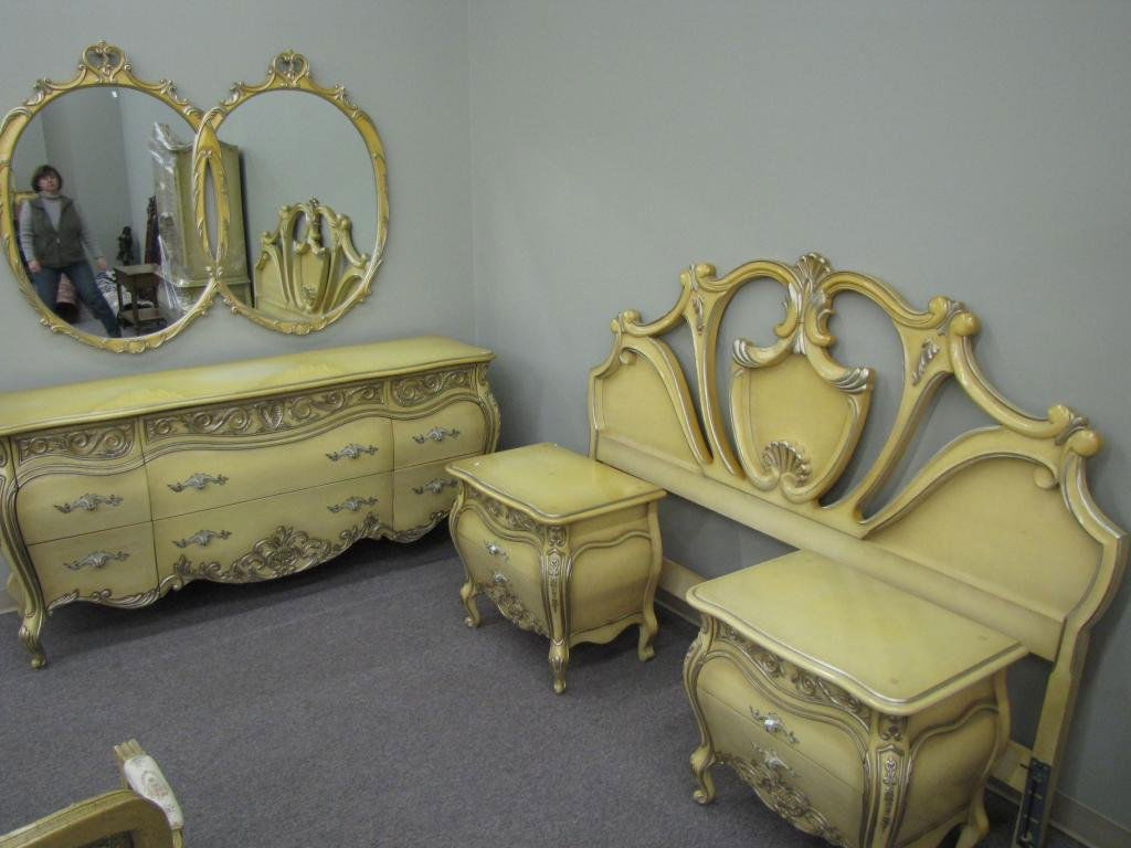 Vintage Romweber French Style Bedroom Suite: A vintage Romweber painted French style bedroom suite including king size headboard, triple dresser, drawer chest, two night stands and double oval wall mirror