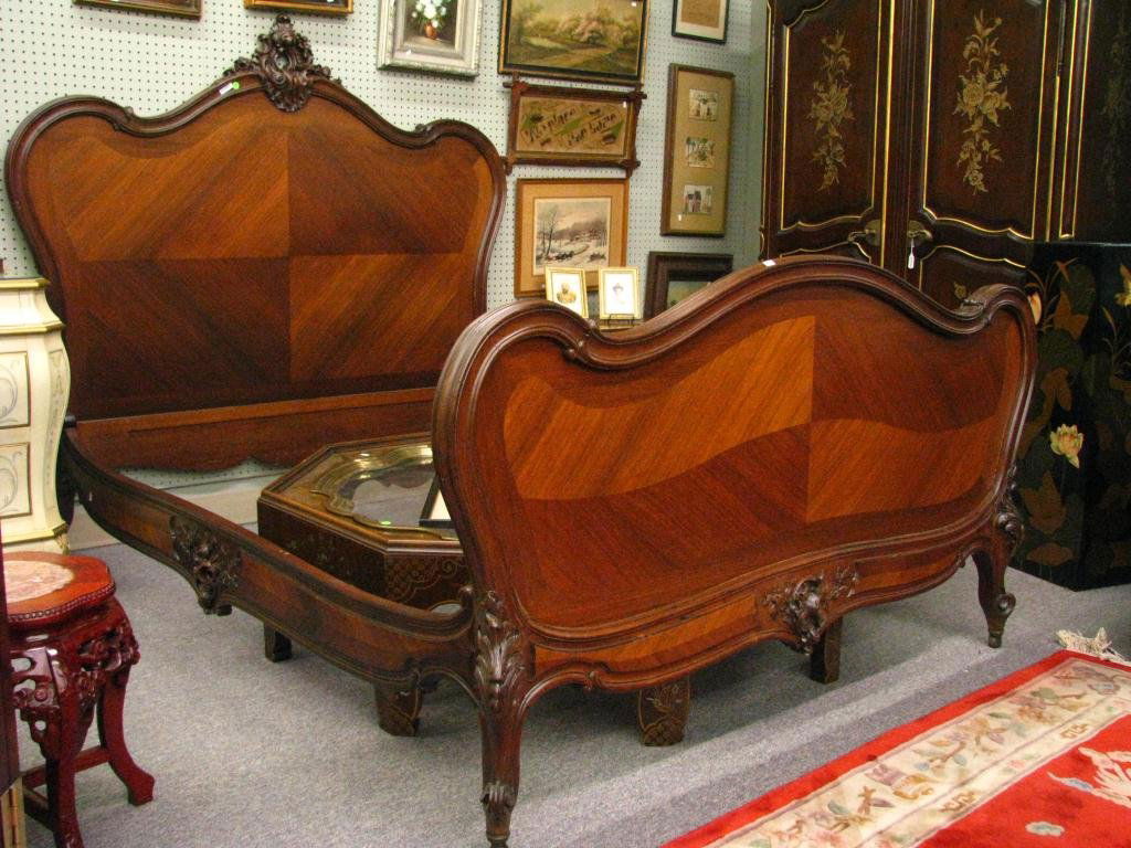Vintage Walnut French Style Bed: Vintage walnut French style full-size bed, with carved headboard and carvings on side rails, nice quality (bedding)