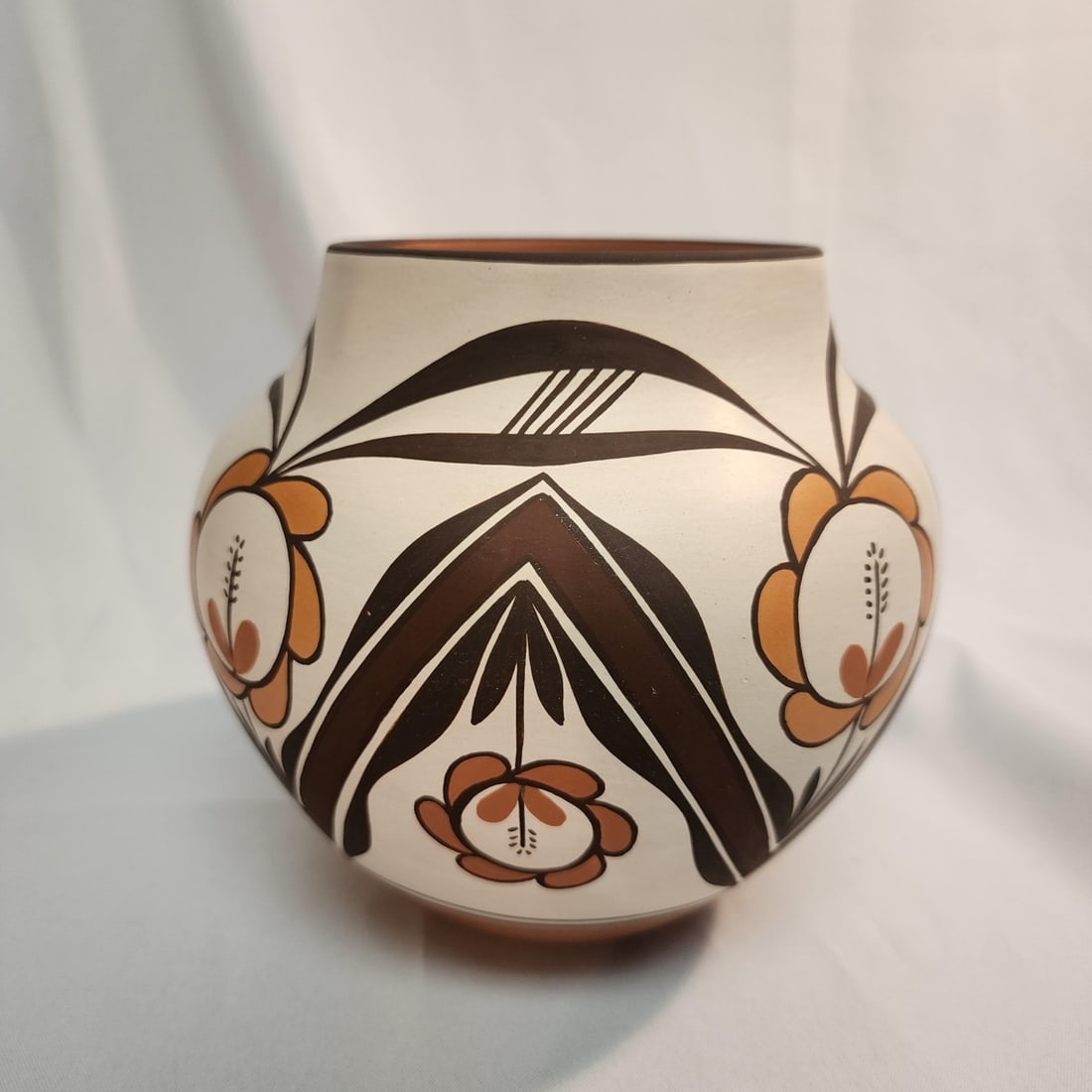Gladys Sratyu'we Paquin Santa Fe Pottery Bowl (1 of 5)