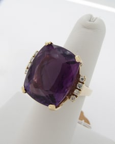 14K Yellow Gold Amethyst Fashion Ring
