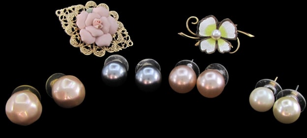 Six Vintage Costume Jewelry Items