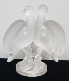 Lalique Frosted Crystal Ariane Doves Figurine