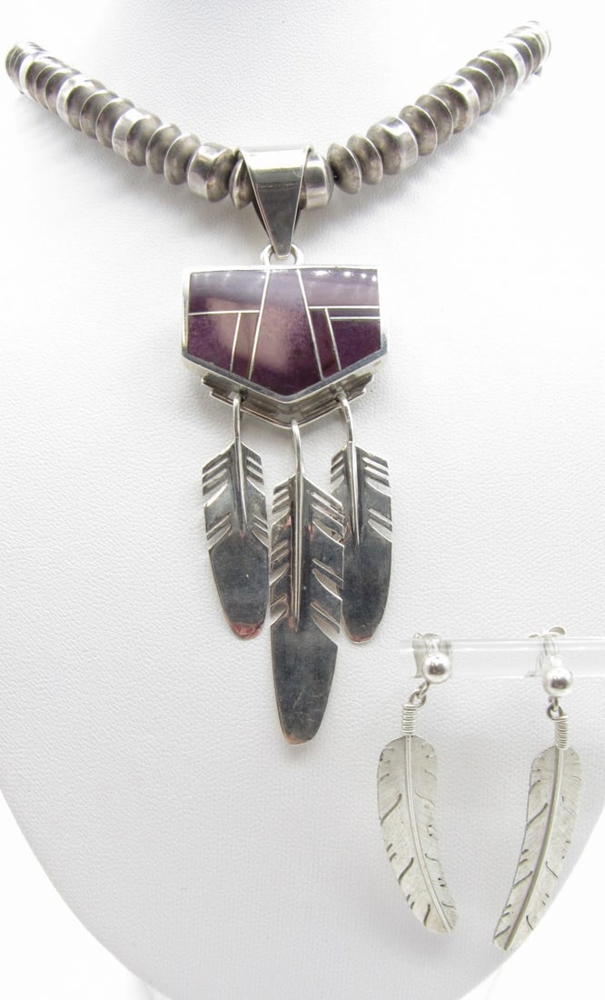 SW Sterling Necklace, Earrings, by Ray Tracey: Set of SW sterling jewelry, by Ray Tracey (Navajo, b 1953), including precious stone pendant with three 'feather wing' accents, all marked, supported on a 20" sterling silver necklace, and with pair