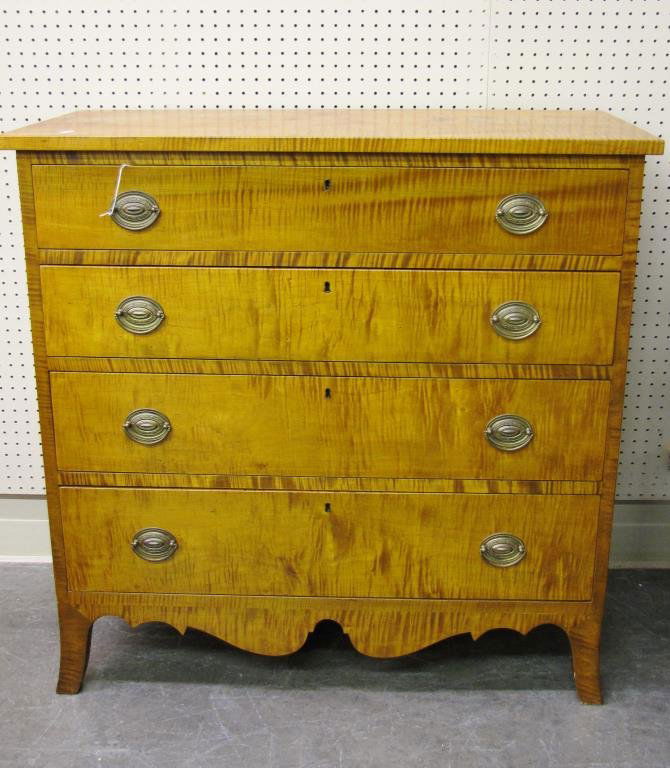 David T. Smith Tiger Maple Hepplewhite Chest: A David T. Smith tiger maple Hepplewhite chest, cabinet grade, manufactured in Ohio, circa 1980s, handcrafted dovetails and joinery, with four graduated drawers