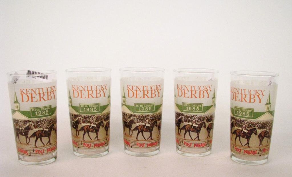 1985 Kentucky Derby Glass Tumbler Set: A set of five 1985 Kentucky Derby glass tumblers