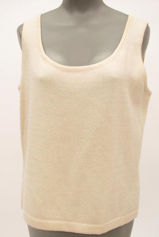 St. John Knit Tank: St. John cream knit pull over tank with scoop neck. Size M