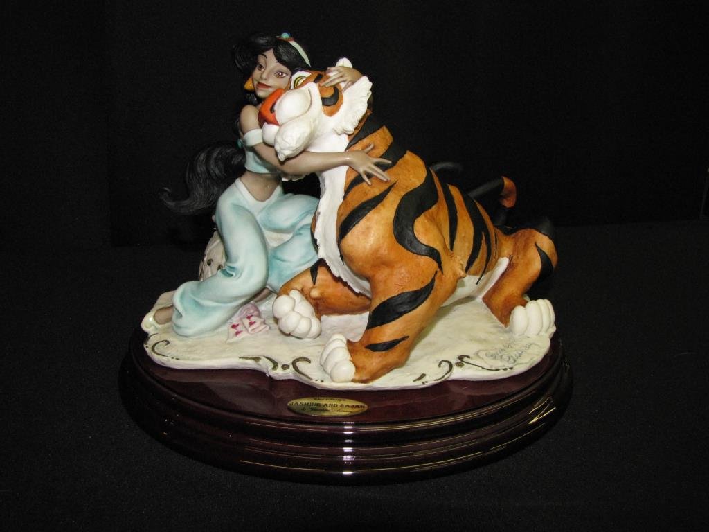 G Armani Disney Sculpture "Jasmine E. Rajah": Giuseppe Armani Disney sculpture "Jasmine E. Rajah", 410C, Limited Edition #846/1200, with original box