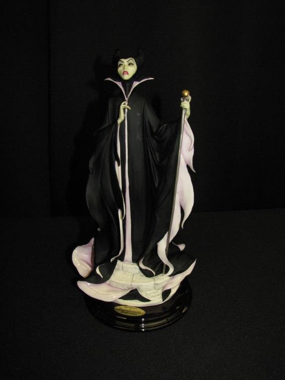 G Armani Disney Sculpture "Maleficent": Giuseppe Armani Disney sculpture, "Maleficent", 1643C, with original box