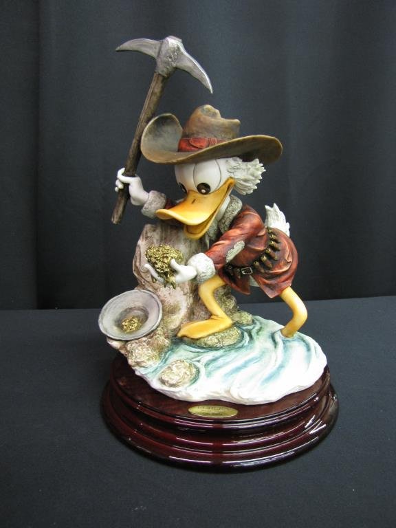 G Armani Disney Sculpture "Uncle Scrooge Eureka": Giuseppe Armani Disney sculpture, "Uncle Scrooge Eureka", 590C, Limited Edition #222/3000, with original box