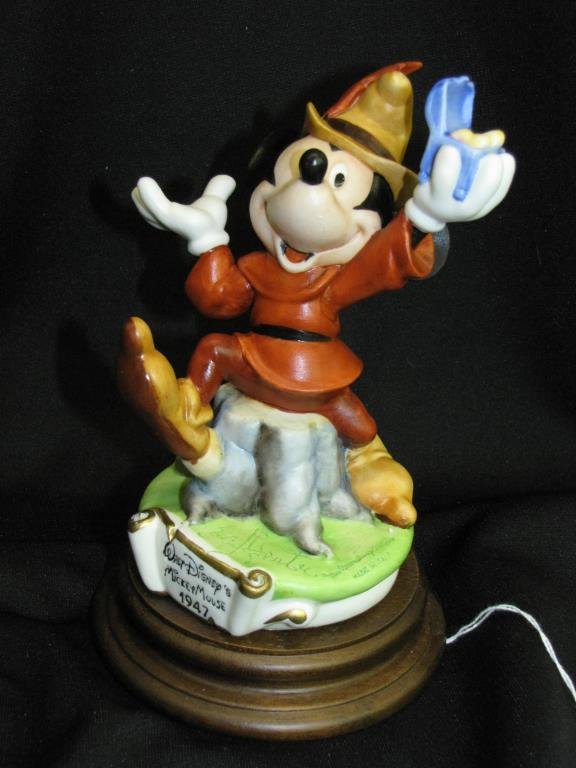 Capodimonte Laurenz "Mickey 1947": Capodimonte Laurenz "Mickey 1947" by Enzo Arzenton, LZD-6716, serial #3035, with original foam packaging