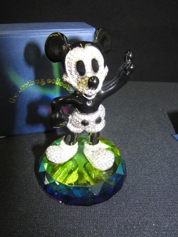 Arribas Swarovski Crystal Figure: Arribas Swarovski crystal figure, Classic Mickey, with mirrored display pedestal