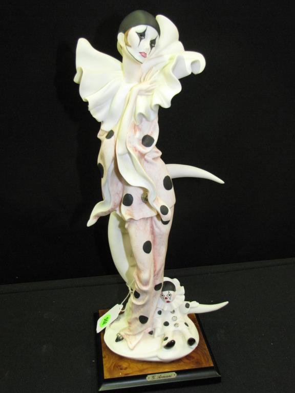 Giuseppe Armani Sculpture "Lady Pierrot with Doll": Giuseppe Armani sculpture, "Lady Pierrot with Doll" 0741C, with original box