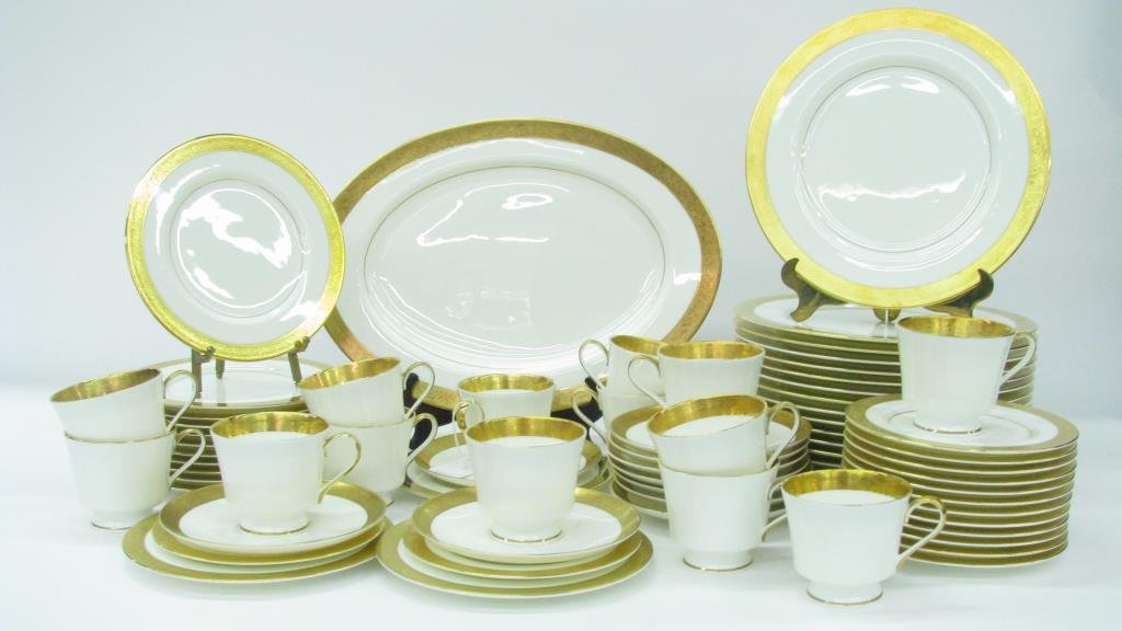 Minton and Royal Worcester Decorated Porcelain: Group of gold decorated porcelain plates, including set of seven Mintons chargers, 10.5 diameter, and set of 10 Royal Worcester plates, 6" diameter
