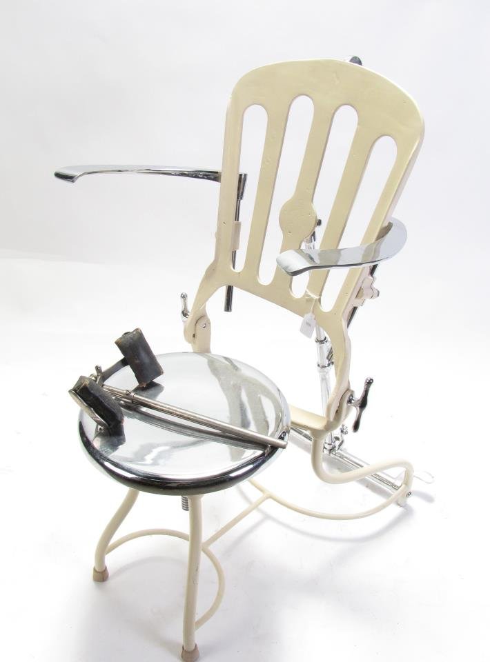 1920's Metal and Chrome Dentist's Chair (1 of 2)