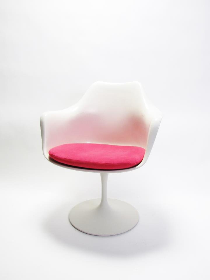 Saarinen/Knoll Tulip Arm Chair: A Knoll by Saarinen tulip arm chair, with tied seat cushion, white aluminum base marked "Alcoa", 150, 1087-1-x, F inside diamond; very good condition, 26" x 23" x 31.5"h