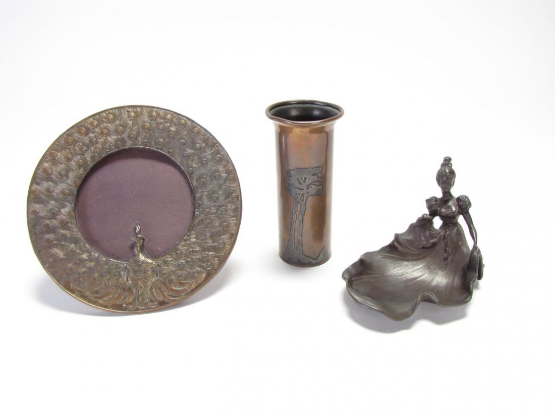 Group of Decorative Accessories (1 of 5)