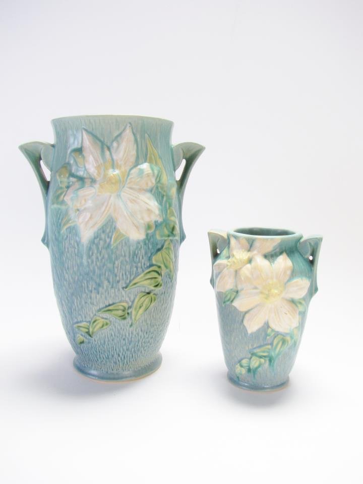 Two Roseville Pottery 'Clematis' Handled Vases (1 of 8)