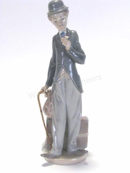 Lladro Porcelain Figure (1 of 6)