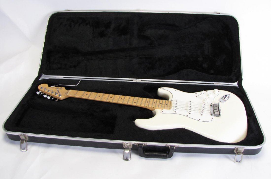 Fender American Stratocaster Guitar (1 of 8)