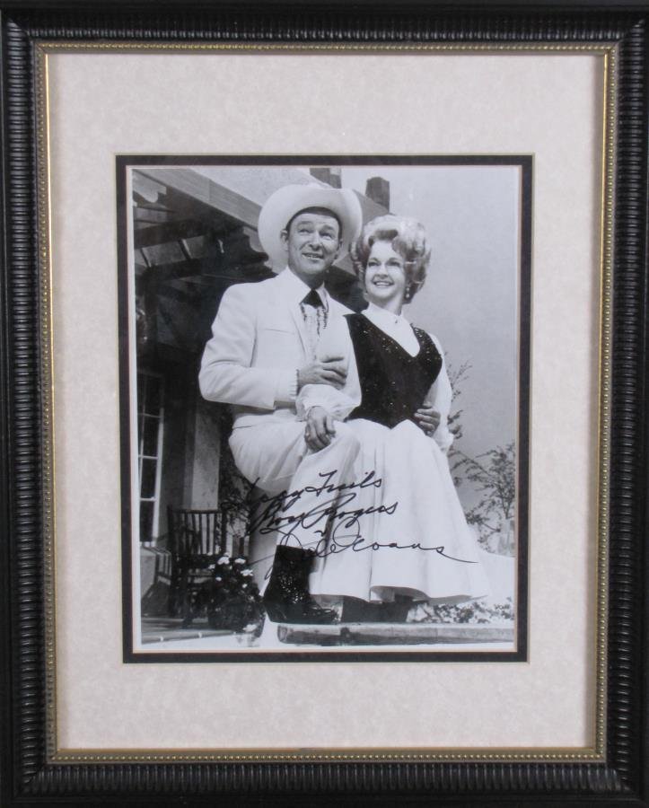 Roy Rogers and Dale Evans Signed Photo (1 of 3)