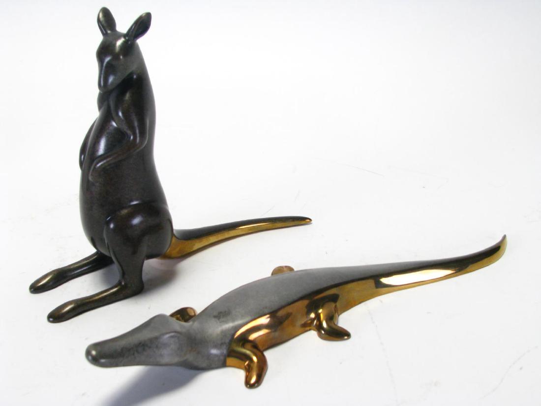Loet Vanderveen Bronze Kangaroo and Alligator (1 of 7)