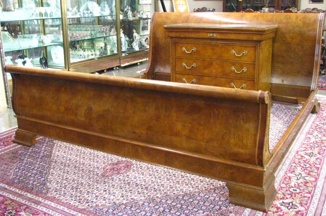 Henredon King Size Bed, Nightstands (1 of 8)