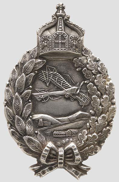 Manfred Freiherr von Richthofen,: erfolgreichster Jagdflieger des 1. Weltkrieges, Ritter des Ordens Pour le mérite. Abzeichen für Militär-Flugzeugführer, Juweliersanfertigung von Wilm in Berlin, Silber, hohl verbödet, eingeschlag