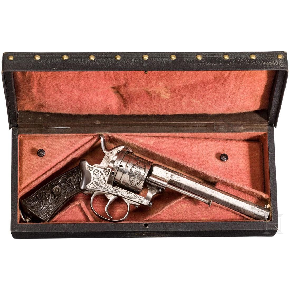 A pinfire revolver, Belgium: Kal. 12 mm Lefaucheux, Nr. 7, SA/DA, matter, korrodierter 15 cm Oktagonallauf. SechsschÃ¼ssig. ELG/Stern Beschuss und Stern/L Kontrollstempel. Ehemalige Vernickelung noch zu 70 % erhalten. Teilweise