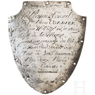 Silver badge of honour of Napoleon Bonaparte as first: WappenfÃ¶rmige, leicht gewÃ¶lbte Silbertafel mit gravierter Widmung des Ersten Konsuls fÃ¼r Capitain Pierre Cordier fÃ¼r die Ãœberquerung des Rheins bei Neuwied (HÃ¶he 88 mm). Dazu zwei ov