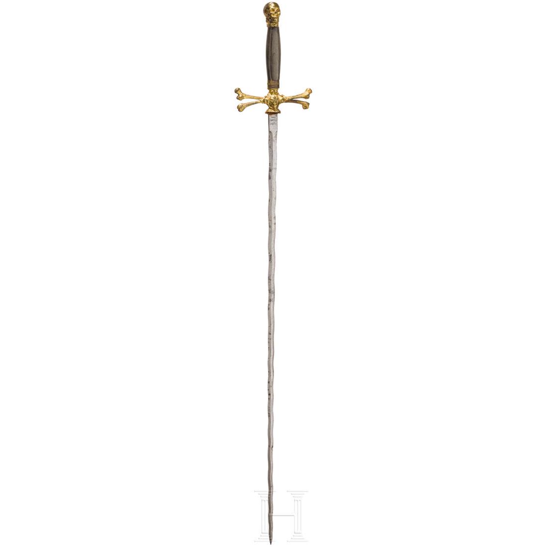 Masonic style sword, 19th century: Beidseitig gegratete und leicht gewellte Stichklinge mit einseitig geÃ¤tzter Herstellerinschrift auf der FehlschÃ¤rfe "Rouland Klingenthal France". Vergoldetes (etwas beriebenes) MessinggefÃ¤Ã�