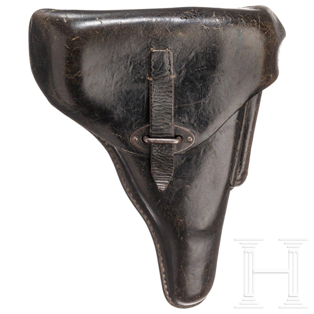 A holster for a P 38: Koffertasche zur P.38, Hersteller schwer leserlich, WaA 143, alle NÃ¤hte fest, guter originaler Zustand. Im Deckel 10 kleine LÃ¶cher, vielleicht war dort ein Emblem oder dergleichen angebracht. Le