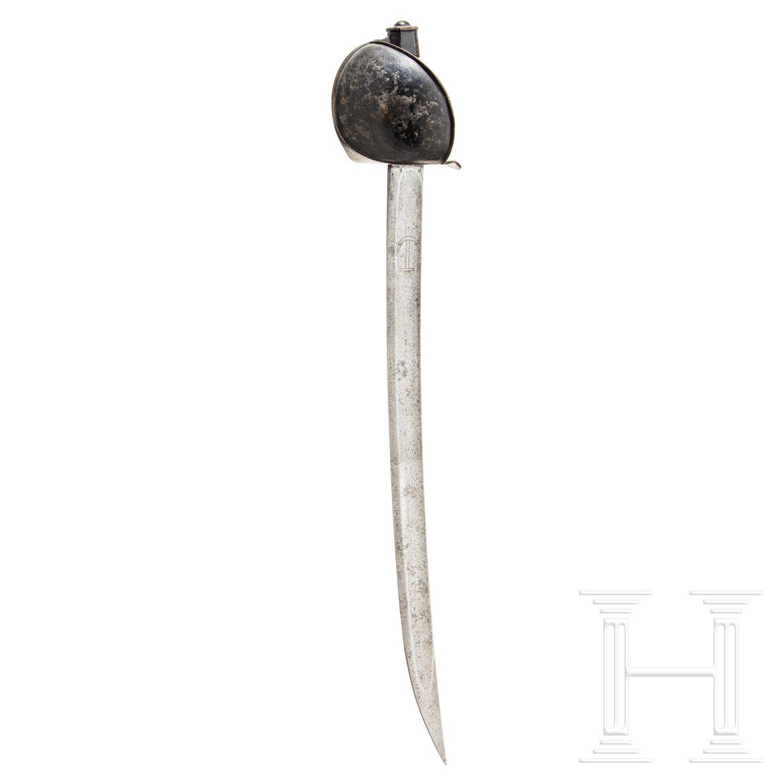 A cutlass M 1833: KrÃ¤ftige, beidseitig gekehlte RÃ¼ckenklinge mit Abnahmestempeln und Ã„tzungen, am RÃ¼cken die Herstellerbezeichnung der Manufaktur Chatellerault 1853. Schwarz lackiertes EisengefÃ¤ÃŸ (be