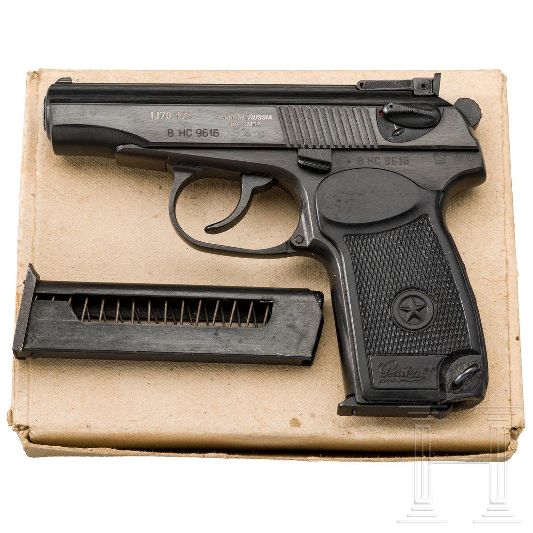 IMEZ IJ70-17A Makarov, 4mm M20 Umbau, im Karton: Cal. 4mm M20, SN. BHC 9616. Kal. 4mm M20, Nr. BHC 9616. Blanker Lauf, LÃ¤nge 90 mm (ehemaliges Kaliber .380 ACP), beschriftet mit Kaliberangabe "4mm M20 / Reducta / BKA-Raute / Zulassung 202M / sowi