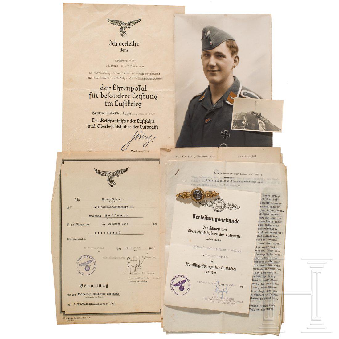 Feldwebel Wolfgang Hoffmann von der 3. (Fern)Staffel,: BefÃ¶rderungsurkunde zum Feldwebel vom 1.12.1941 mit OU General Pflugbeils. Verleihungsurkunde zum Ehrenpokal fÃ¼r besondere Leistungen im Luftkampf vom 12.1.1942 mit OU General Kastners. Frontflu