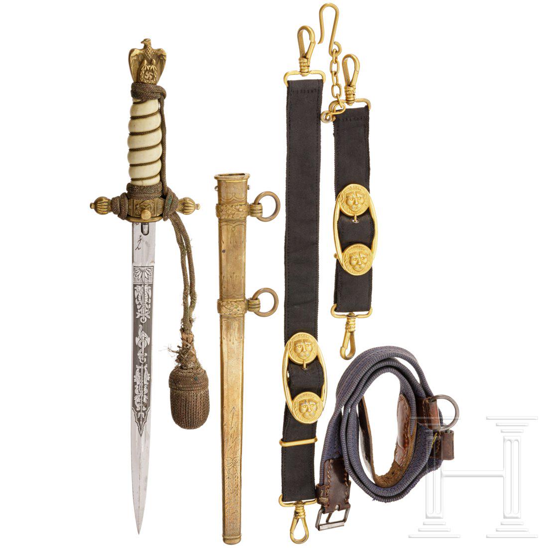 A navy officer's dagger M 38, made by E. & F. HÃ¶rster: Klinge mit beidseitig geÃ¤tztem maritimem Dekor und Herstellermarke. Vergoldeter Adlerknauf und Parierstange mit Arretierknopf, weiÃŸer Zelluloidgriff (beschÃ¤digt) mit Drahtwicklung, silbernes 