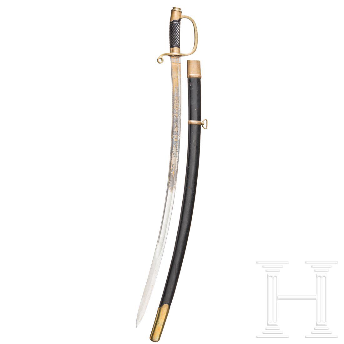 A shashka M 1881 for officers of the Russian dragoons: Fullered, nickel-plated and partly gilt single-edged blade with double-edged point. Both sides decorated with etched flower trophies, on the obverse Russian double-headed eagle with St. George in the