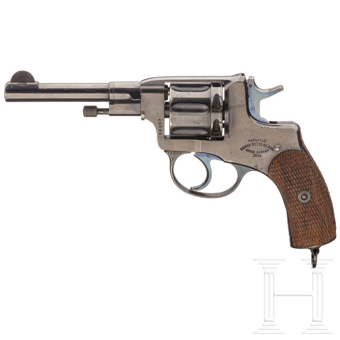 Nagant Mod. 1895, fÃ¼r Mannschaften: Cal. 7,62 mm Nagant, SN. 63007, Nummerngleich. Blanker Lauf. SiebenschÃ¼ssig. Hahnspanner - Single Action. Schlossplatte in Kyrilliza gemarkt "Tulaer Waffenmanufaktur Zar Peter der GroÃŸe 1914". R