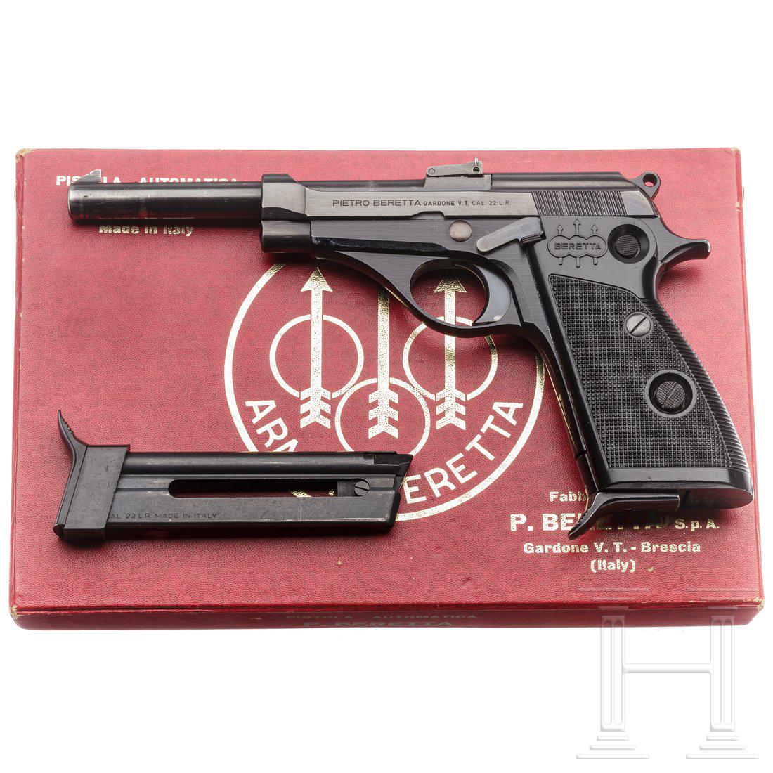 Beretta Mod. 74, Scheibenpistole, im Karton: Cal. .22 l.r., SN. 87938, Blanker Lauf, LÃ¤nge 150 mm. ZehnschÃ¼ssig. Beschuss. Mikrovisier. Druckknopfsicherung. Links am Verschluss Firmierung, rechts Modell. Originale BrÃ¼nierung von Verschl