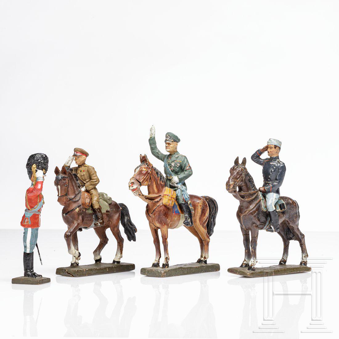 A collection of four personalities Lineol and Elastolin: Konvolut PersÃ¶nlichkeitsfiguren Lineol/Elastolin; 7 cm-Serie, MasseausfÃ¼hrung, 30er Jahre; dabei KÃ¶nig Leopold III. von Belgien, 5/18L, grÃ¼ÃŸend zu Pferd, die Handschuhe und Stiefel neu 