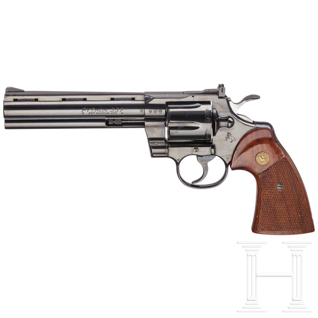 Colt Python: Colt Python Cal. .357 Mag., SN. V13902, blanker, ventilierter Lauf, LÃ¤nge 6". SechsschÃ¼ssig. Beschuss 1978. Mikrovisier. Links am Lauf Modell und Kaliber, rechts Firmierung. Originale BrÃ¼nier