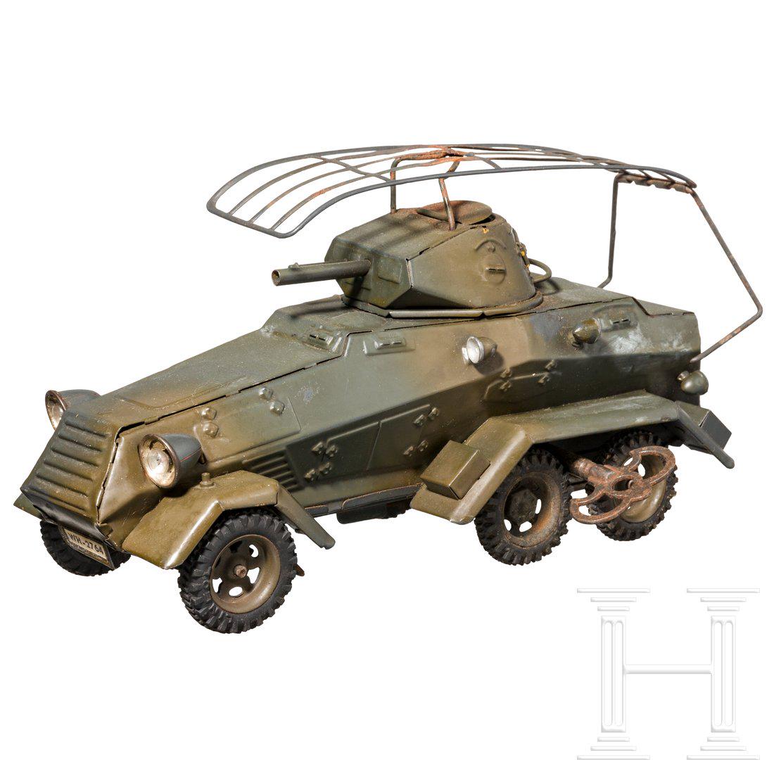 A Lineol Armoured Reconnaissance Car WH 2764 in grey (1 of 2)