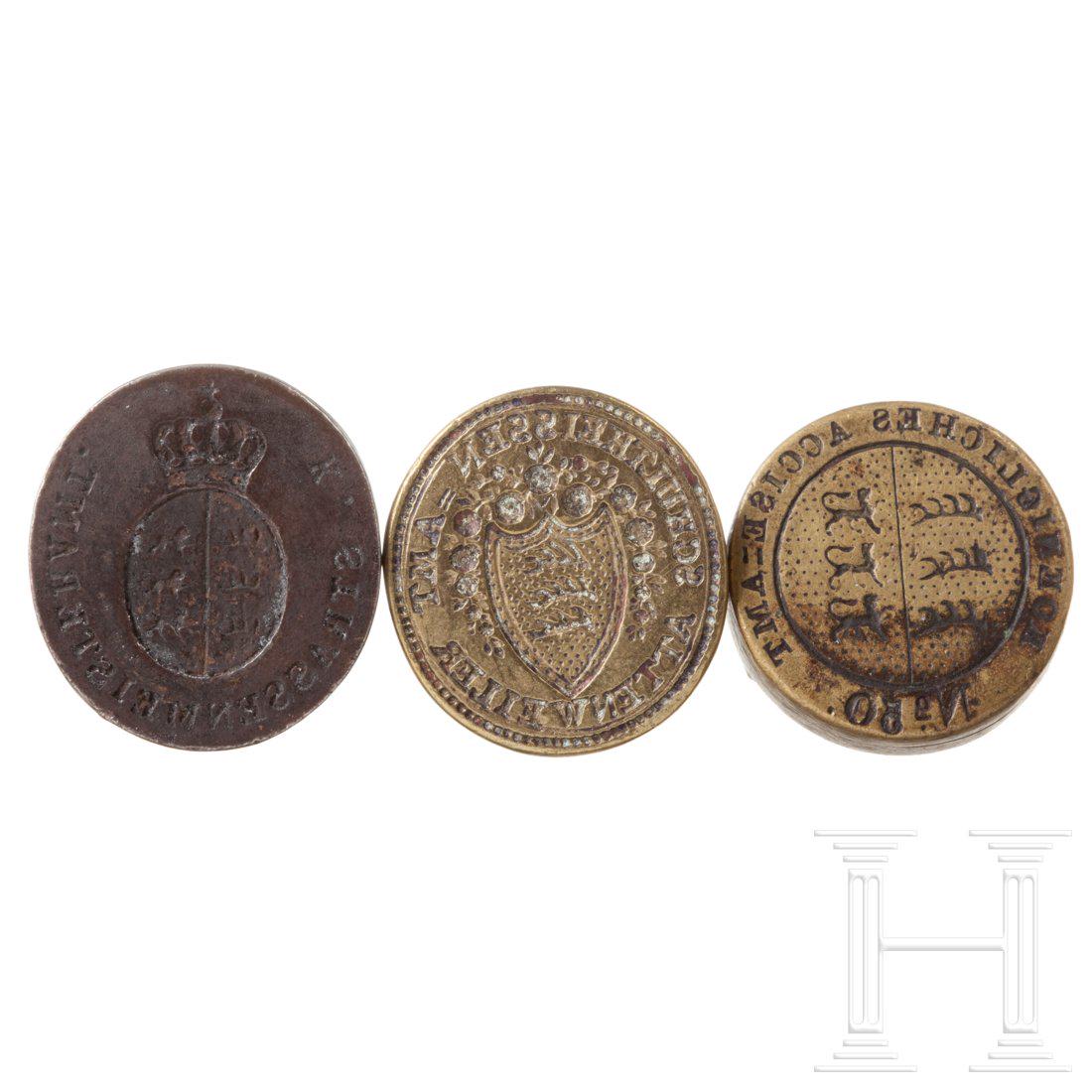 Three Baden-WÃ¼rttenbergian official seals, 19th: Three Baden-WÃ¼rttenbergian official seals, 19th centuryEin Siegel mit Matrix und Handhabe aus Eisen, ein weiteres mit eiserner Handhabe und Messingmatrix sowie ein Messingsiegel, jeweils von einem 