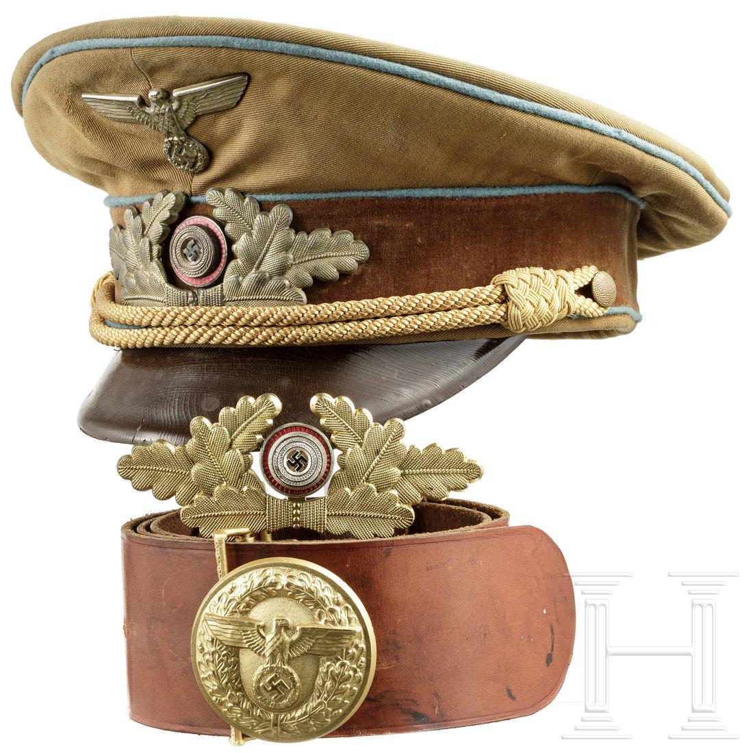 A visor hat M 39 fÃ¼r political leaders in the: A visor hat M 39 fÃ¼r political leaders in the OrtsgruppenleitungKammerstÃ¼ck aus braunem Tuch mit braunem Samtbesatzband und hellblauen VorstÃ¶ÃŸen. StÃ¤rker beschÃ¤digt, im Futter Fundus