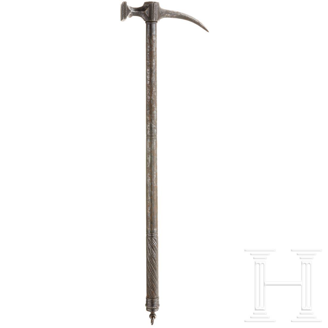 A war hammer, collector's replica in the style of the (1 of 4)