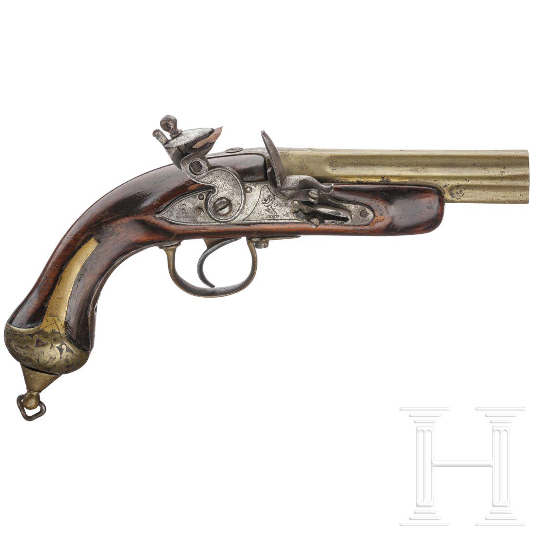 A seven-barrelled flintlock pistol, England, dated 1818: A seven-barrelled flintlock pistol, England, dated 1818BÃ¼ndel aus sieben MessinglÃ¤ufen im Kaliber 7 mm, Ã¼ber den Kammern Nummer (?) /Jahreszahl "1818", graviertes, eisernes Schwanzschraubenbl