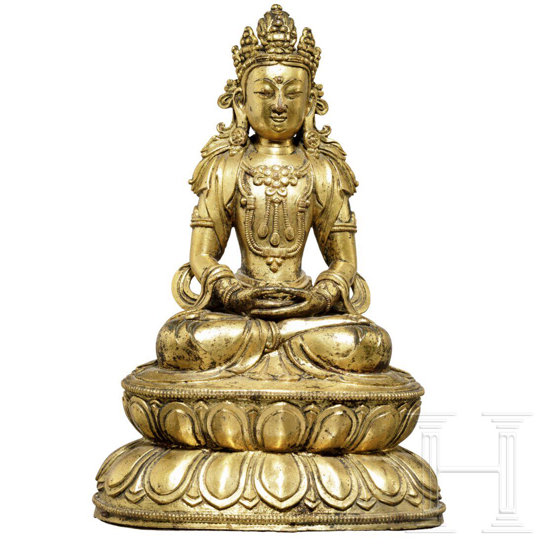 A gilded Chinese Guanyin in Ming style, 18th century (1 of 12)